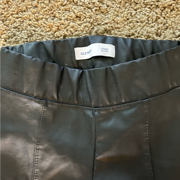 Old Navy Fake Leather Stevie Jeggings - Picture 2 of 2